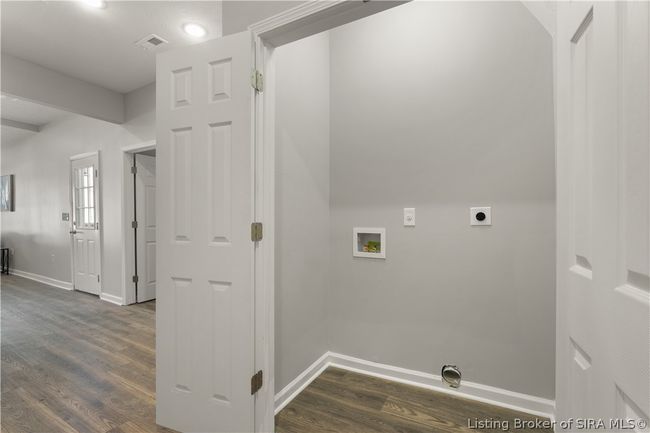 237 Graham St, Home with 3 bedrooms, 2 bathrooms and null parking in Jeffersonville IN | Image 32