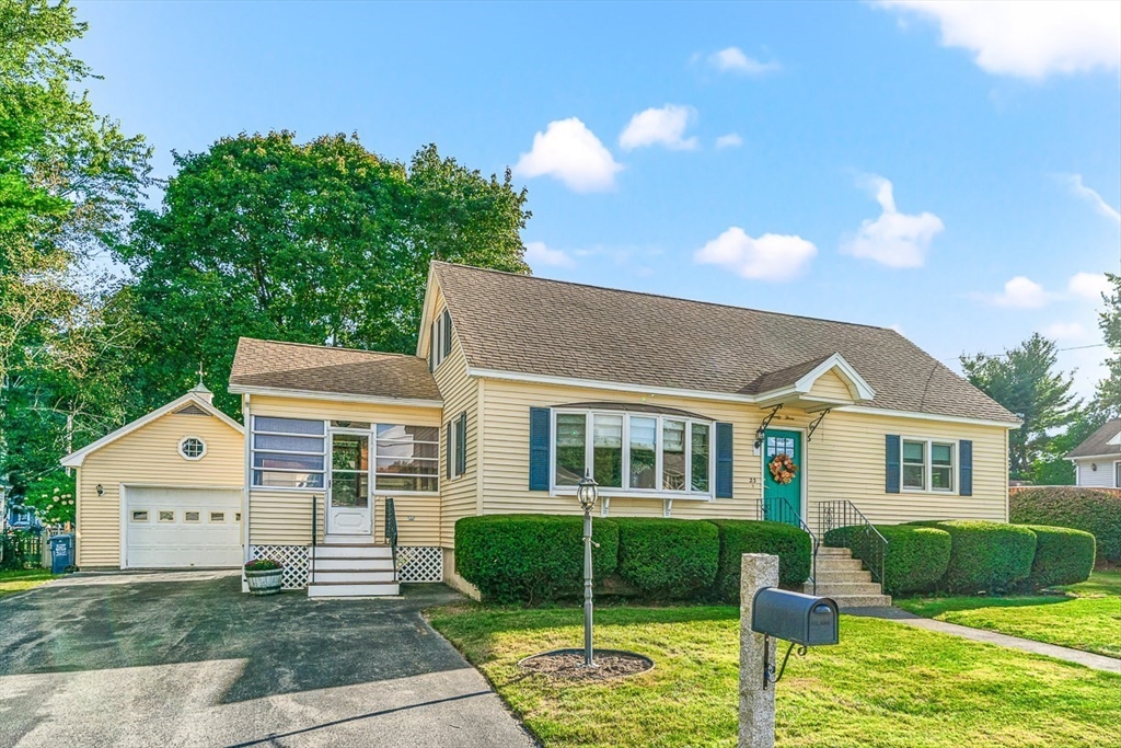 Cinderella Cir, Dracut, MA 01826