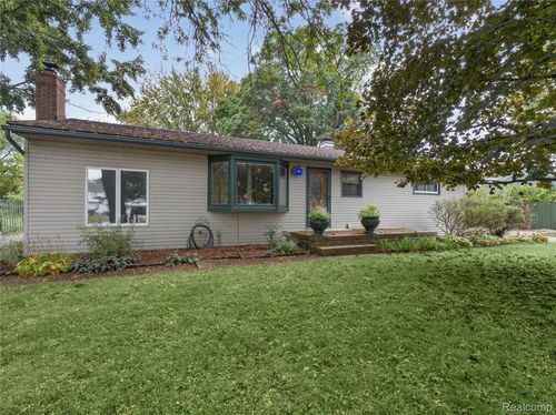 43801 Burtrig Rd, Van Buren Township, MI, 48111-2979 | Card Image