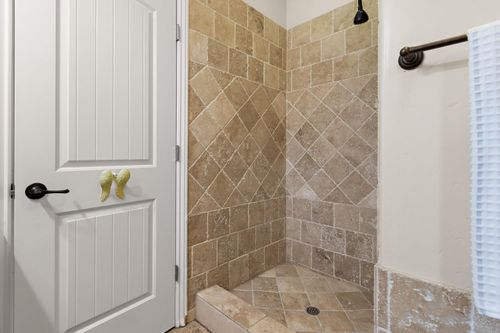 513 Uptown Alley, Sacramento, CA, 95818 | Card Image