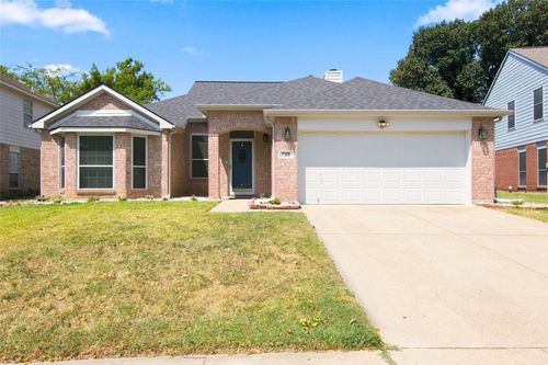 7105 Isle Royale Dr, Fort Worth, TX, 76137-4425 | Card Image
