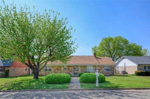 914 Boone Dr, Sherman, TX, 75090-2504 | Card Image