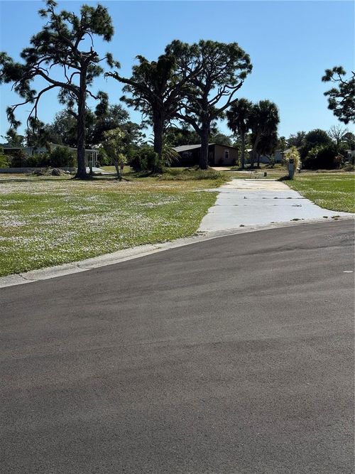 3303 Dove Ln, ENGLEWOOD, FL, 34224-8780 | Card Image