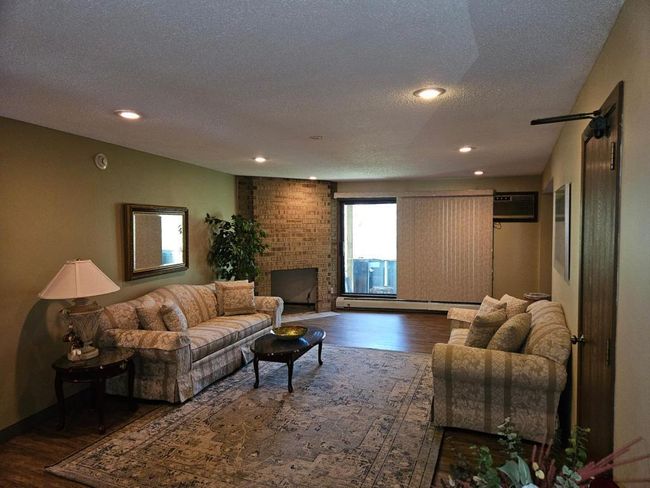 Community room | Image 19