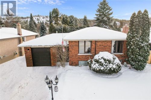 1089 Soloy Dr, Sudbury, ON, P3A1E6 | Card Image