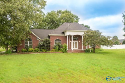 138 Phantom Dr, Toney, AL, 35773-6966 | Card Image