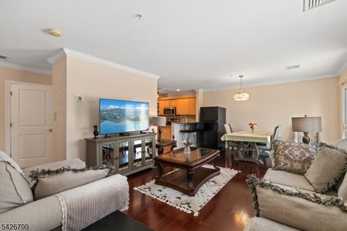 43 Manchester Ct, Kinnelon, NJ, 07405-2985 | Card Image