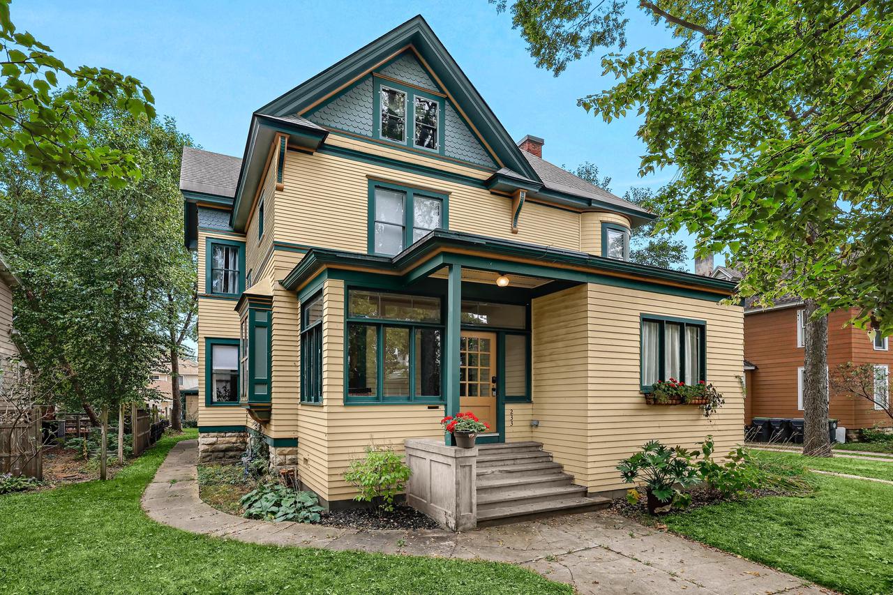 9th St, LA Crosse, WI 54601
