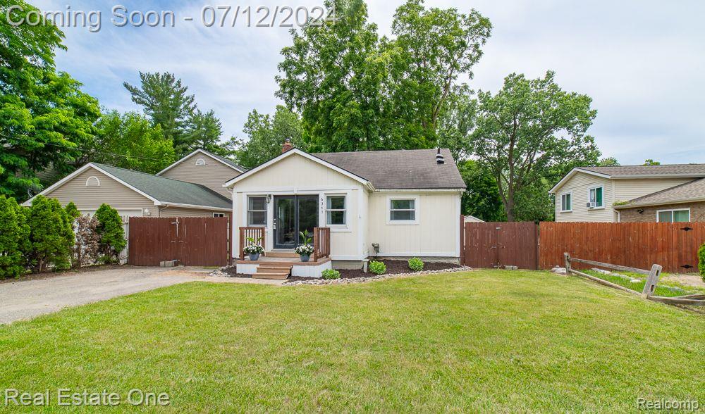 Andersonville Rd, Waterford, MI 48329