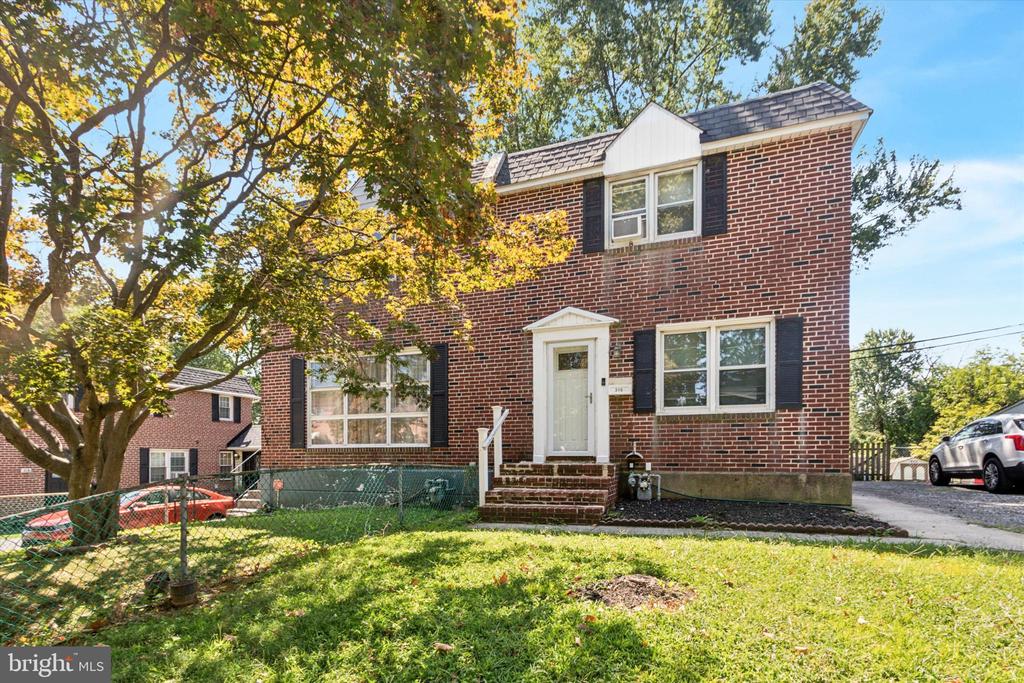 Bartlett Ave, Sharon Hill, PA 19079