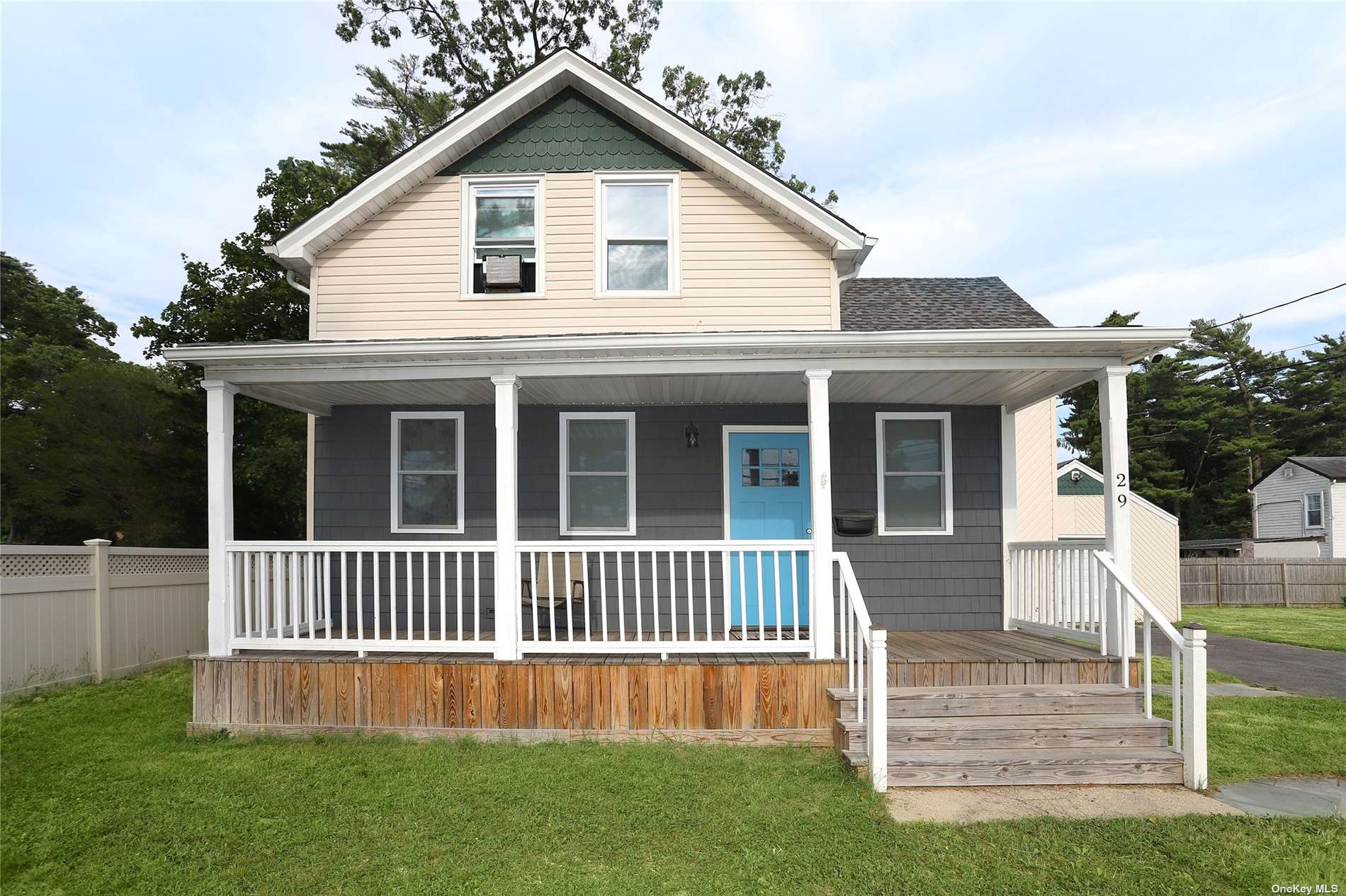 Washington Ave, Brentwood, NY 11717
