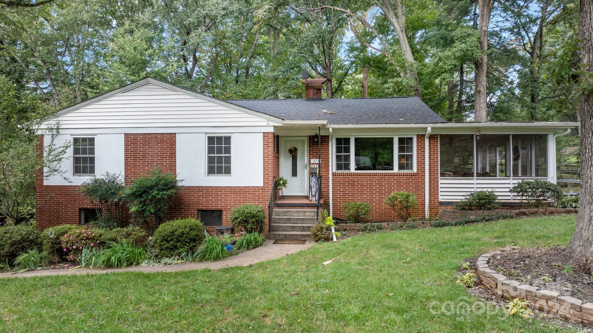 2nd Avenue Pl, Conover, NC 28613