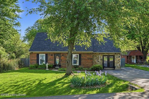 252 Doctors Dr, Shelbyville, KY, 40065-8909 | Card Image