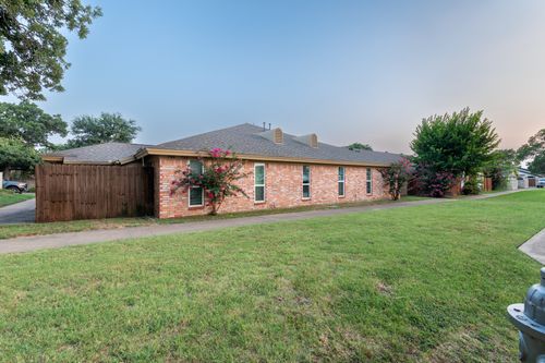 756-756 E Pecan St, Hurst, TX, 76053-6063 | Card Image