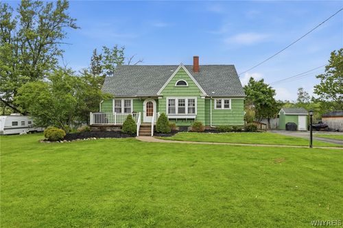 68 E Center Rd, West Seneca, NY, 14224-3218 | Card Image