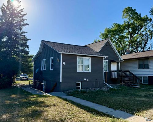 811 N Maple Ave, Rapid City, SD, 57701-1239 | Card Image