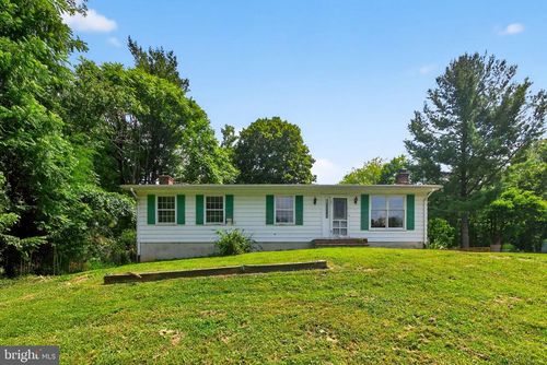 11299 Russell Rd, HILLSBORO, VA, 20132-1907 | Card Image