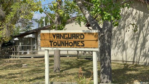 1809 Progress Ave, Vanguard, SK, S0N | Card Image