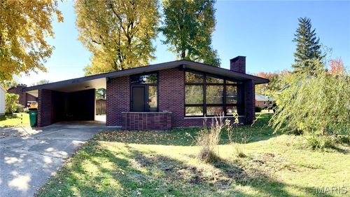 1070 Monroe St, Carlyle, IL, 62231-1211 | Card Image