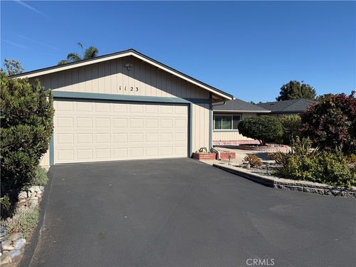 1123 Fair Oaks Ave, Arroyo Grande, CA, 93420-3864 | Card Image