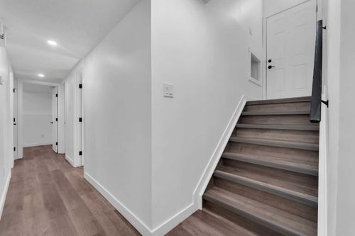 3-7420 Hunterview Dr Nw, Calgary, AB, T2K5J2 | Card Image