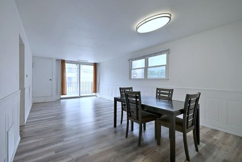 202-333 S East Ave, Oak Park, IL, 60302-3542 | Card Image