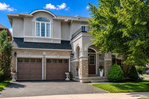 372 Creek Path Ave, Oakville, ON, L6L6X3 | Card Image