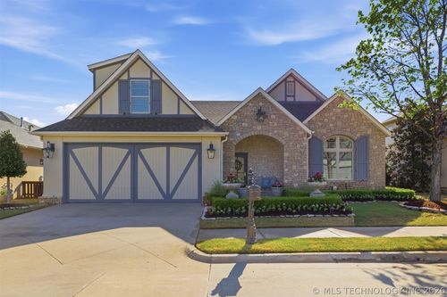 8405 S Olympia Ave, Tulsa, OK, 74132-1834 | Card Image