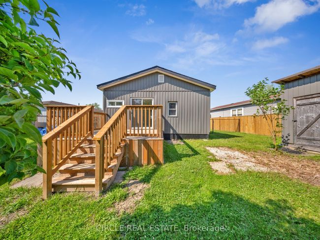 5 Maple Dr, Home with 2 bedrooms, 2 bathrooms and 4 parking in Mcgregor ON | Image 12