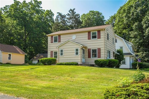 827 Harmon Rd, Penfield, NY, 14526-2216 | Card Image