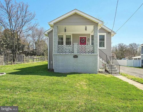 711 60th Ave, FAIRMOUNT HEIGHTS, MD, 20743-6509 | Card Image