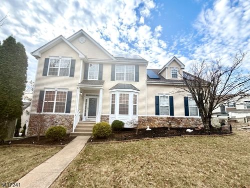 32 Winding Hill Dr, Hackettstown, NJ, 07840-5671 | Card Image