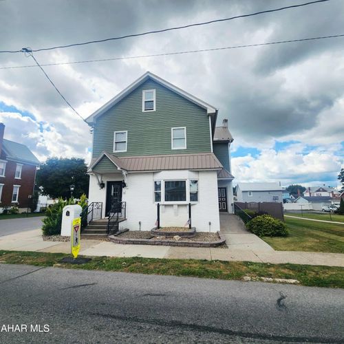 210 E Allegheny St, Martinsburg, PA, 16662-1117 | Card Image