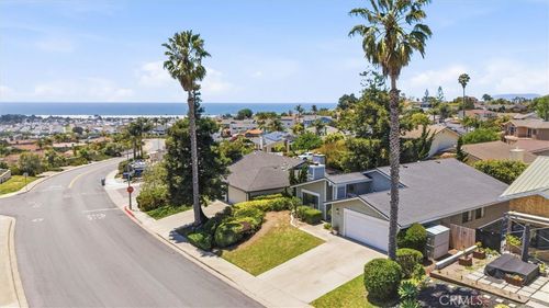212 Highland Dr, Pismo Beach, CA, 93449-2818 | Card Image