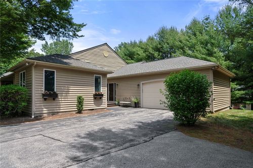174 Pine Glen Dr, East Greenwich, RI, 02818-1901 | Card Image
