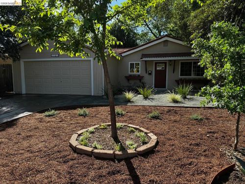 1501 Madrone Ln, Davis, CA, 95618-1462 | Card Image