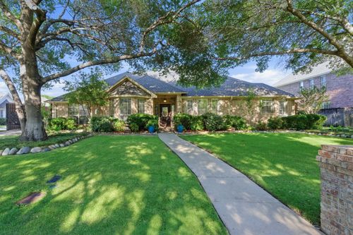 5017 River Bluff Dr, Fort Worth, TX, 76132-3711 | Card Image