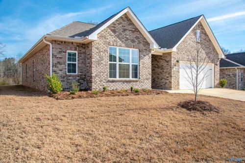 700 Ronnie Dr Se, Hartselle, AL, 35640-5998 | Card Image