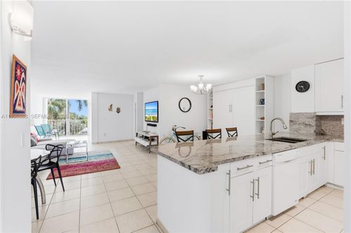 204-6450 Collins Ave, Miami Beach, FL, 33141-4608 | Card Image