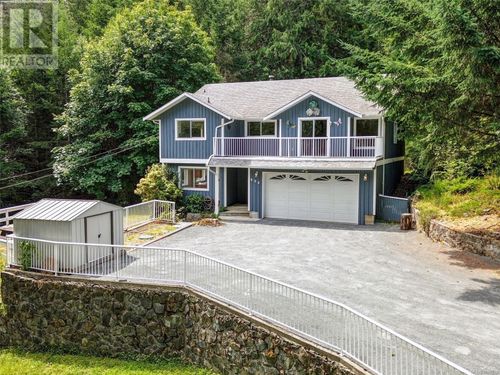 996 Kangaroo Rd, Victoria, BC, V9C4E1 | Card Image
