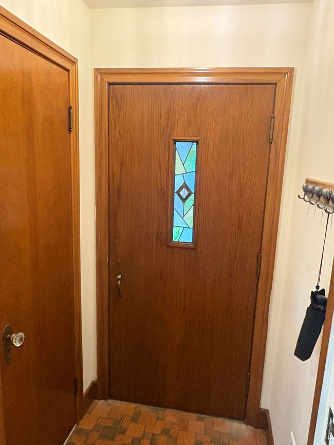 Foyer with Closet | Image 6