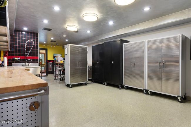 Downstairs Work Garage | Image 14
