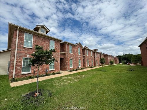 1556 Bennett St, Bryan, TX, 77802-1253 | Card Image