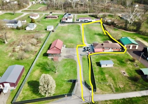19 River Dr, Elkview, WV, 25071-9221 | Card Image