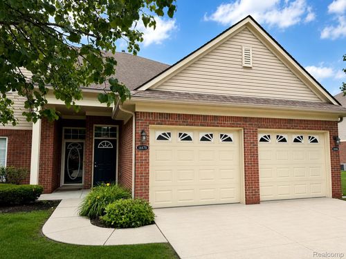 14466 Shadywood Dr, Sterling Heights, MI, 48312-3429 | Card Image