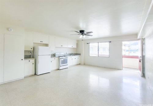 apt-303-526 N School St, Honolulu, HI, 96817-3048 | Card Image