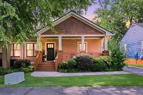 690 Frasier Cir Se, Marietta, GA, 30060-2315 | Card Image