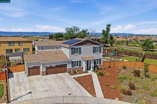 1655 Apricot Ct, Dixon, CA, 95620-3913 | Card Image