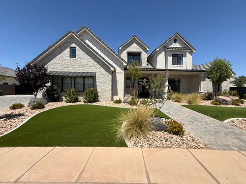 831 E Queensridge Dr, Washington, UT, 84780-3708 | Card Image