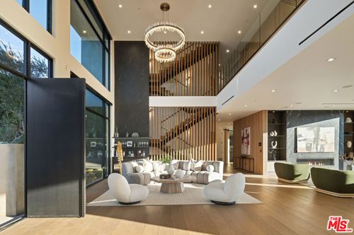 16110 Meadowview Dr, Encino, CA, 91436-3326 | Card Image